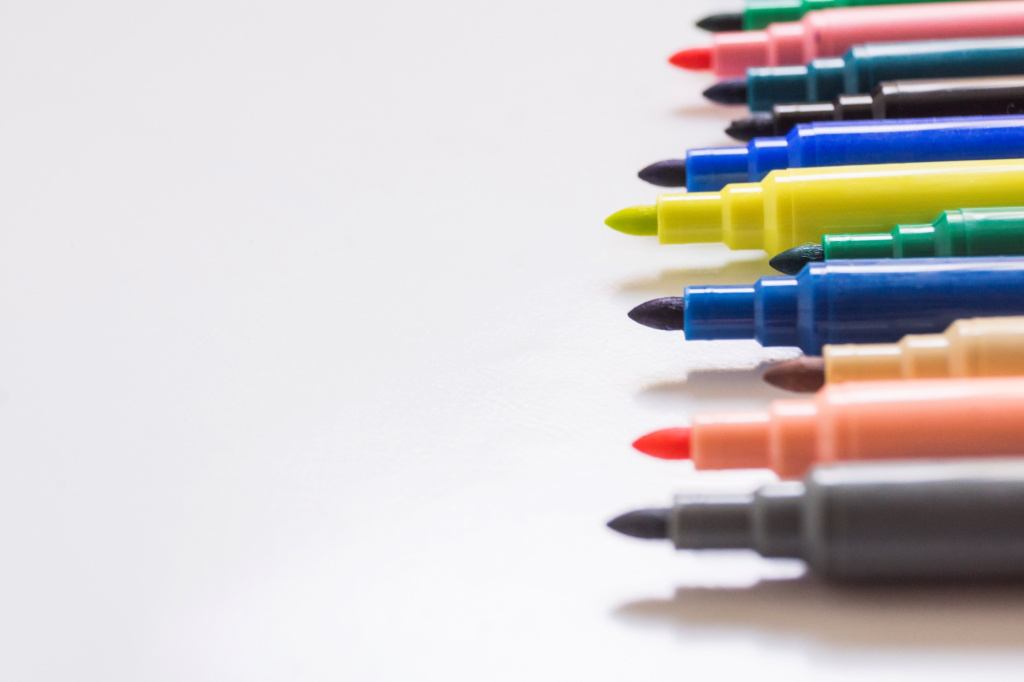 felt-tip-pens-close-up.jpg